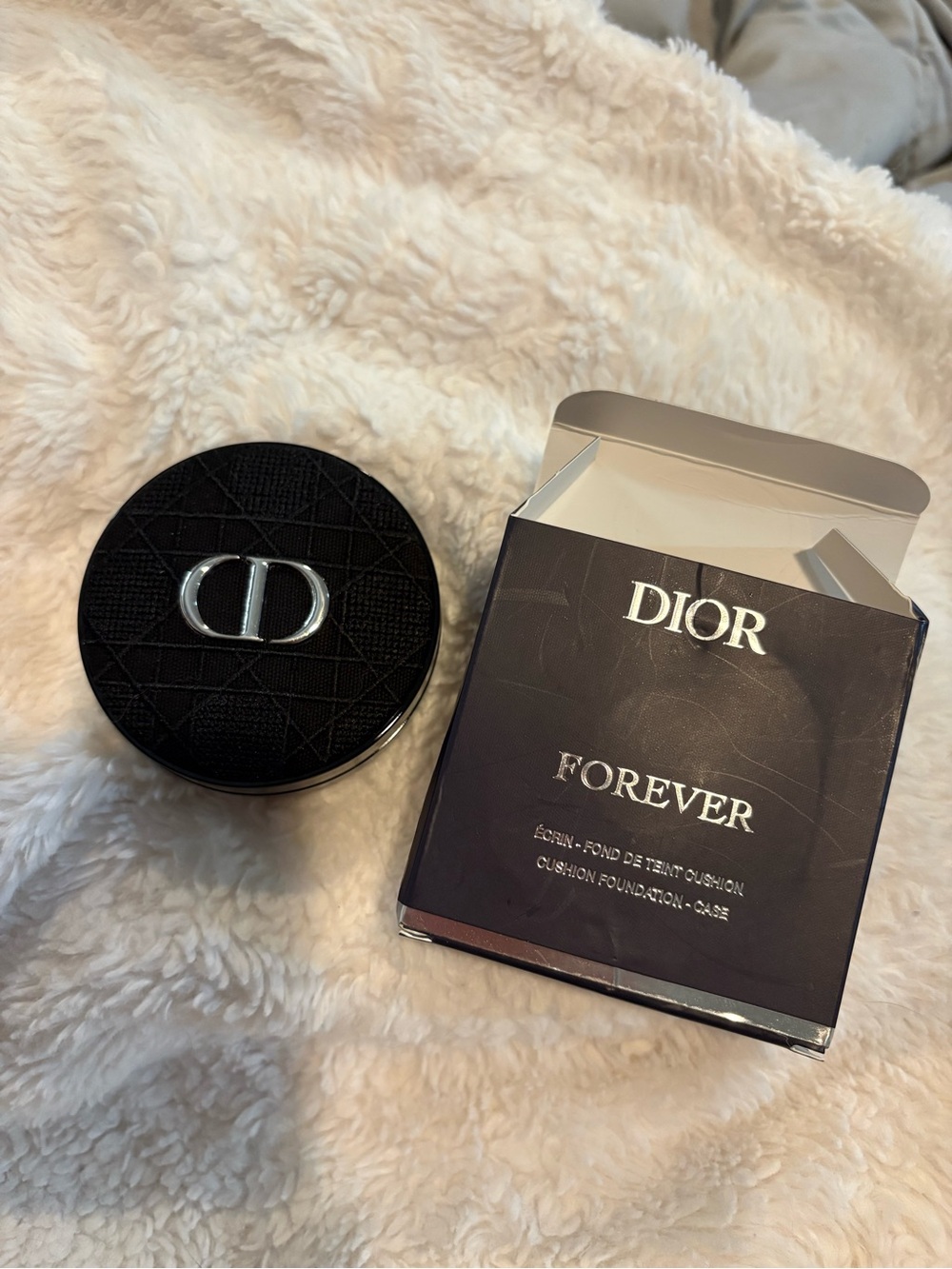 Dior Forever Cushion black case